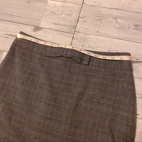 Loft Pencil Skirt Size 4 - Picture 4 of 7